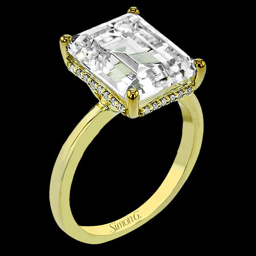 Engagement Ring in 18k Gold with Diamonds