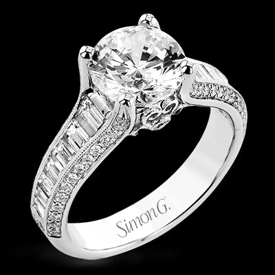 Engagement Ring in 18k Gold with Diamonds