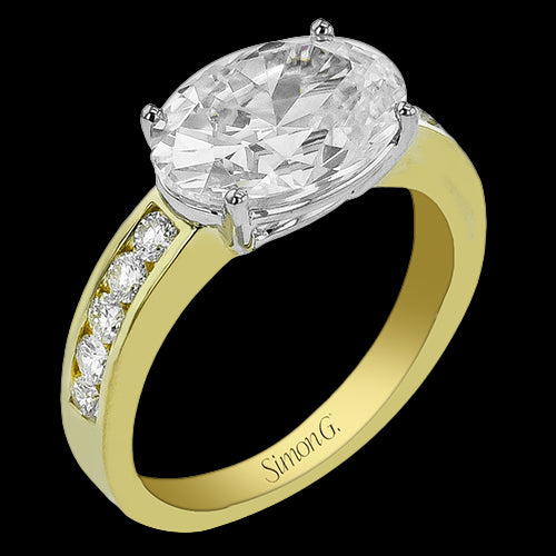 Engagement Ring in 18k Gold with Diamonds