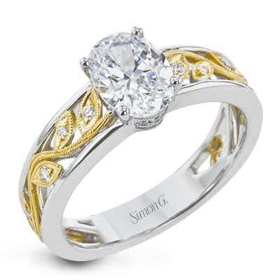 Engagement Ring in 18k Gold with Diamonds