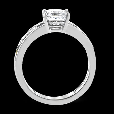 Engagement Ring in 18k Gold with Diamonds