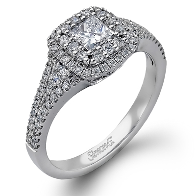 Engagement Ring in 18k Gold with Diamonds