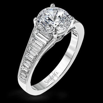 Engagement Ring in 18k Gold