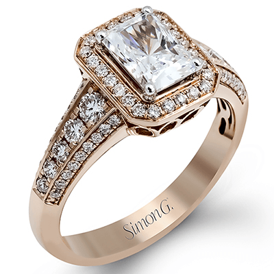 Engagement Ring in 18k Gold with Diamonds