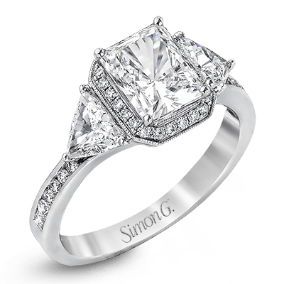 Engagement Ring in 18k Gold with Diamonds