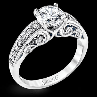 Engagement Ring in 18k Gold with Diamonds