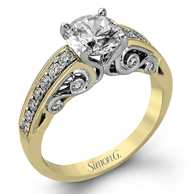 Engagement Ring in 18k Gold with Diamonds