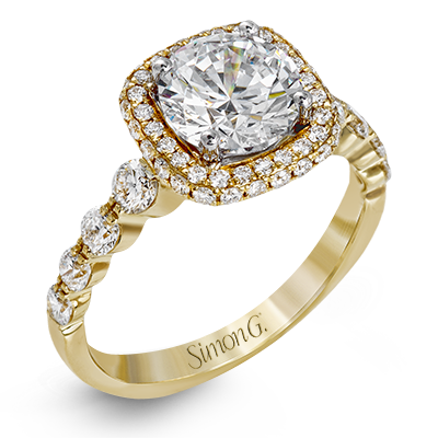 Engagement Ring in 18k Gold with Diamonds