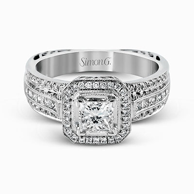 Engagement Ring in 18k Gold with Diamonds