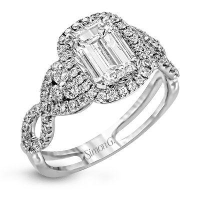Engagement Ring in 18k Gold with Diamonds