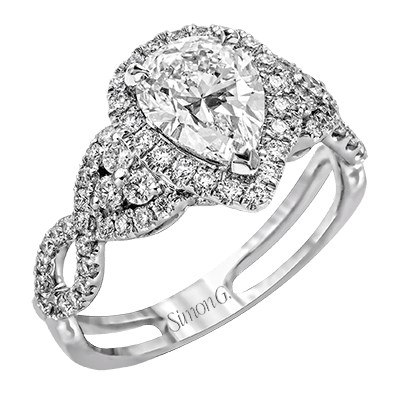 Engagement Ring in 18k Gold with Diamonds