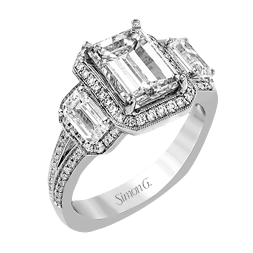 Engagement Ring in 18k Gold with Diamonds