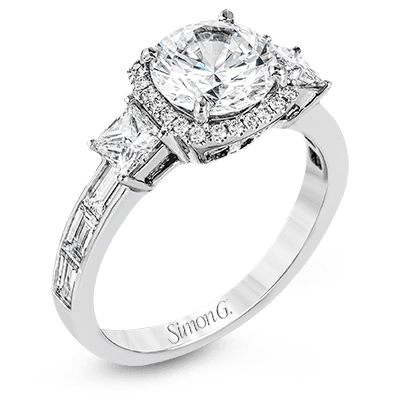 Engagement Ring in 18k Gold with Diamonds