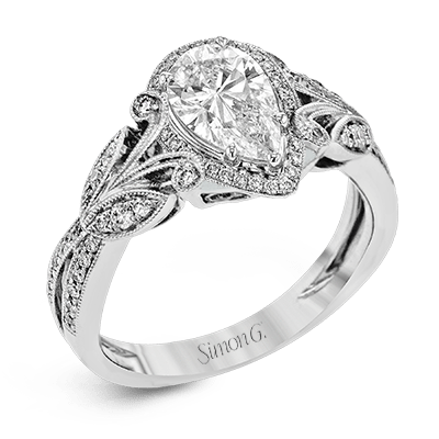 Engagement Ring in 18k Gold with Diamonds
