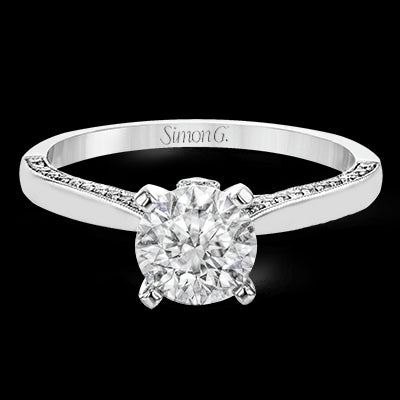 Engagement Ring in 18k Gold with Diamonds