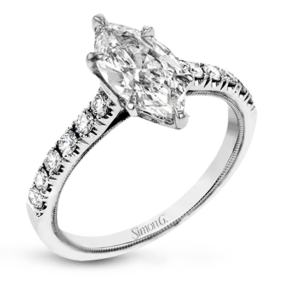 Engagement Ring in 18k Gold with Diamonds