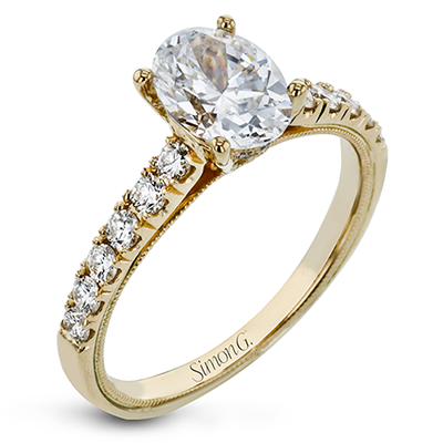 Engagement Ring in 18k Gold with Diamonds