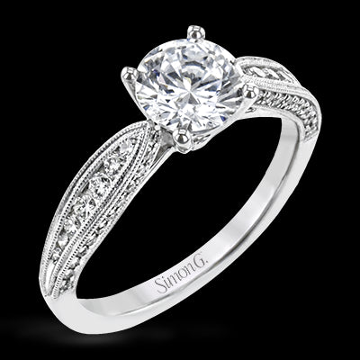 Engagement Ring in 18k Gold with Diamonds
