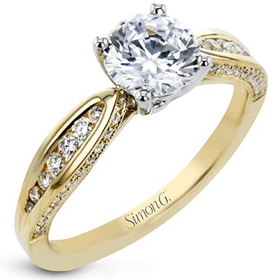 Engagement Ring in 18k Gold with Diamonds